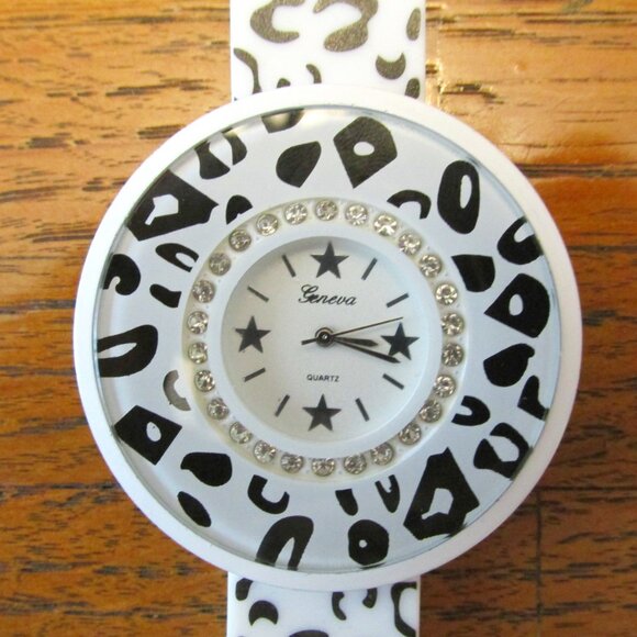 A27A- Be a star-- NWOT Never Worn Geneva Snow Leopard Pave Crystal Watch - Picture 1 of 6